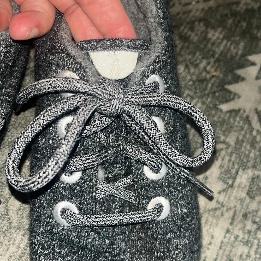 Allbirds women’s Gray wool runners Sneakers size 8